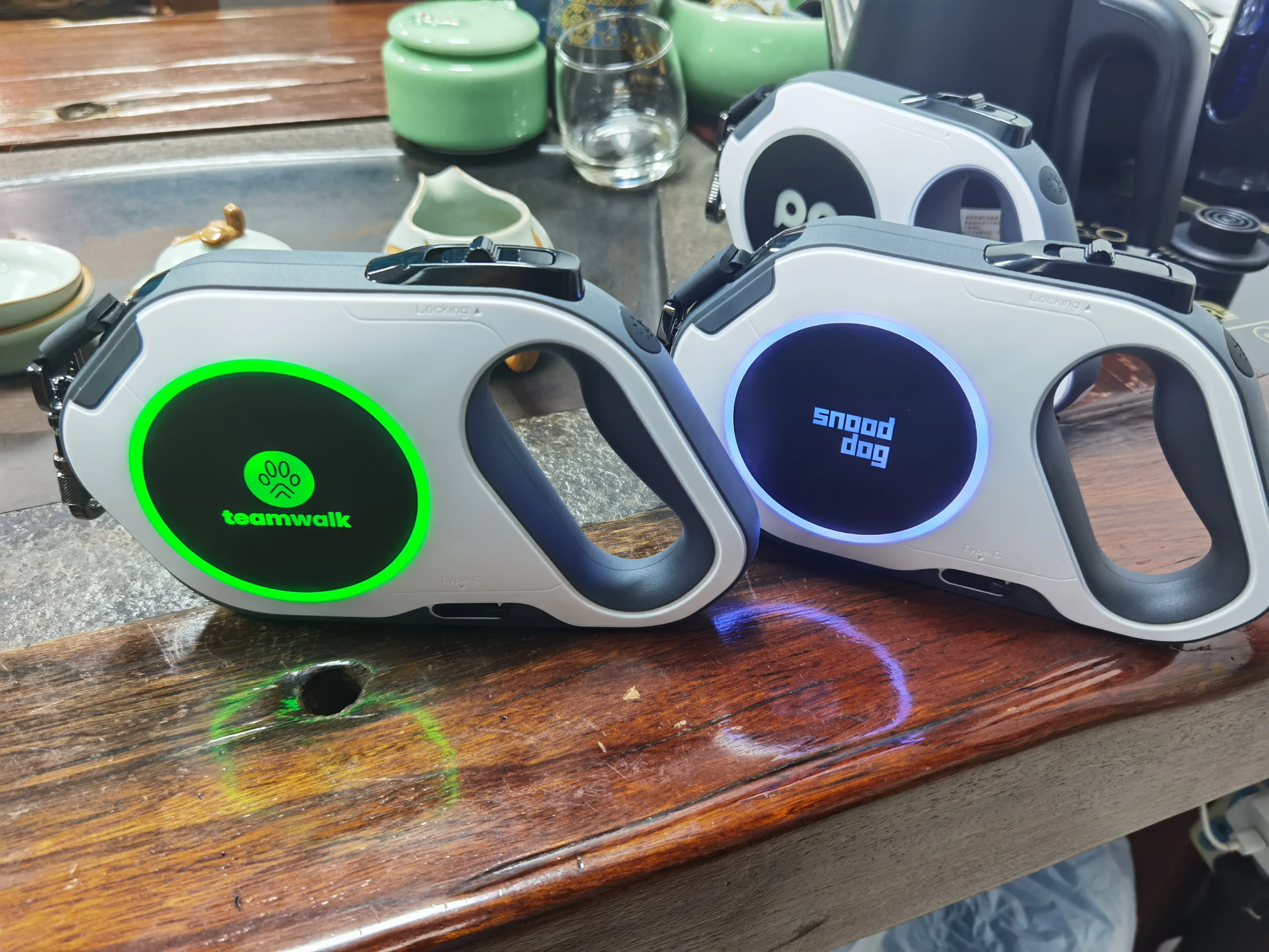 Amazon's new pet LED light automatic retractable leash outdoor cool dog leash light retractable tractor