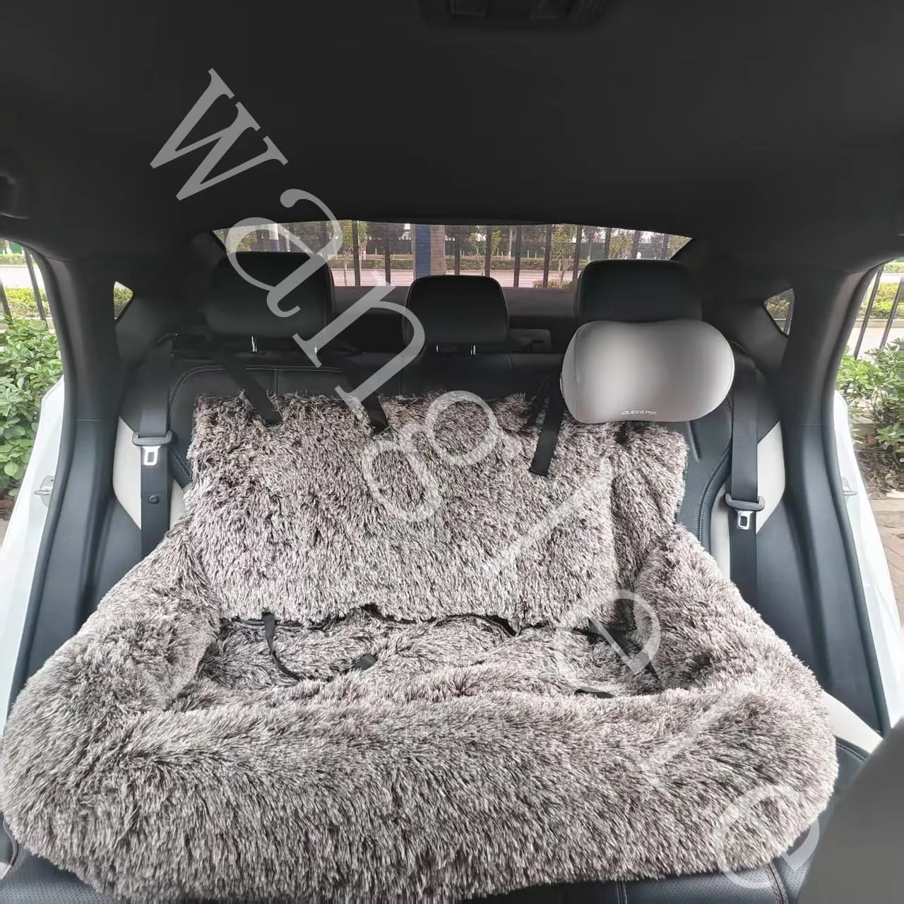 Car Seat Dog, Fluffy Safety Cars Seat for Large Small Dogs,Removable and Easy to Clean,Pets Bed for Travel with Thick Cushion for All Cars